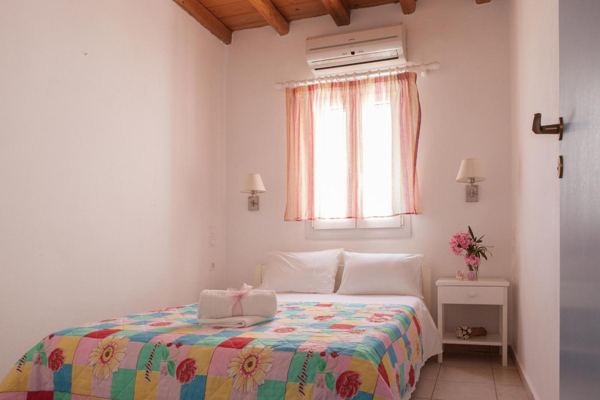 Ergina Summer Resort Antiparos Town Zimmer foto